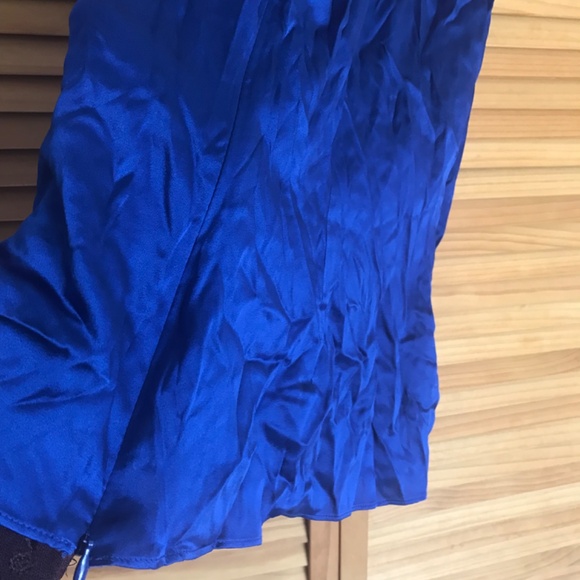 Silk cobalt blue sleeveless cache top - Picture 4 of 5